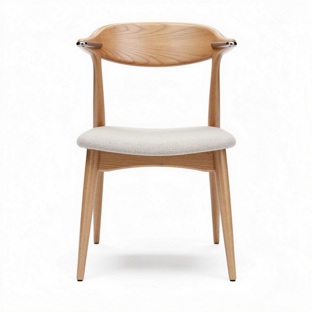 Chaise en bois clair avec assise en tissu beige dimension 45 x 50 x 80cm